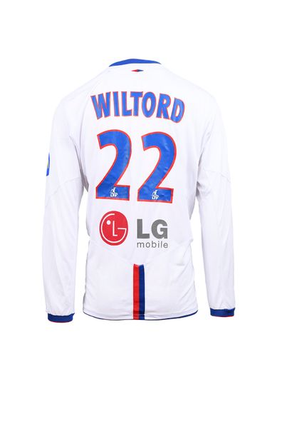 null Sylvain Wiltord. Attaquant. Maillot n°22 de l'Olympique Lyonnais porté lors...