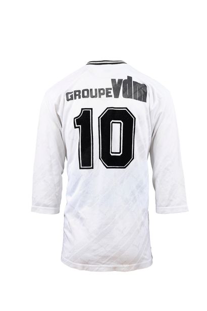 null Fabrice Mège. Midfielder. Jersey n°10 of OGC Nice worn during the 1990-1991...