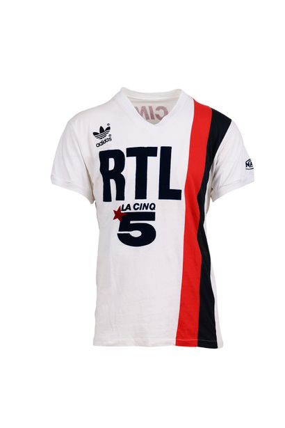 Paris St-Germain. Jersey n°18 used for the...