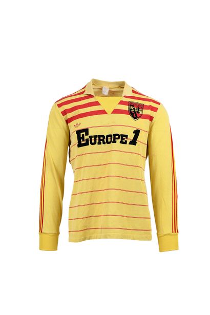RC Lens. Jersey n°10 for the season 1984-1985....