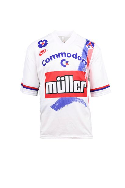 null Paris Saint-Germain. Maillot n°19 porté lors de la saison 1991-1992 du Championnat...
