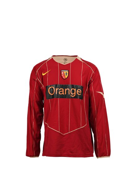 null Aruna Dindane. Attaquant. Maillot n°27 du RC Lens porté lors de la saison 2005-2006...