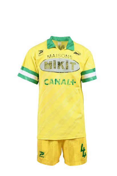 Didier Deschamps. Midfield. FC Nantes jersey...
