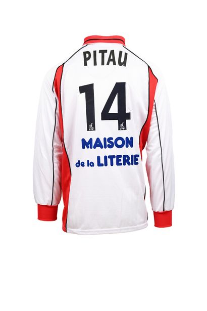 null Romain Pitau. Midfielder. OGC Nice jersey n°14 worn during the 2002-2003 season...