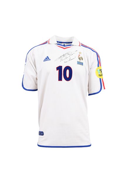  Zinedine Zidane. Maillot réplica n°10 de l'équipe de France avec l'autographe authentique...