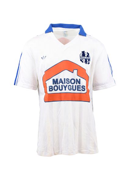 Jean-Pierre Papin. Attaquant. Maillot n°9...
