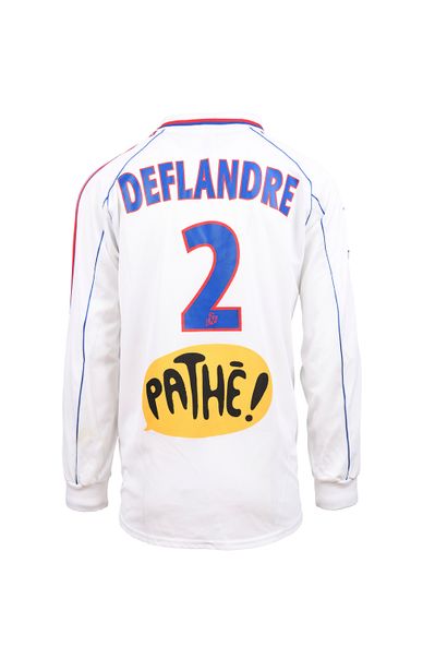 null Eric Deflandre. Defender. Jersey n°2 of Olympique Lyonnais for the season 2000-2001...