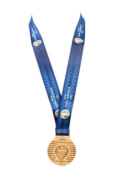 Gold medal of winner given to the players...