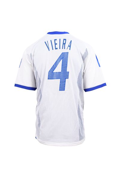 null Patrick Viera. Midfielder. Jersey n°4 of the French team for the friendly match...