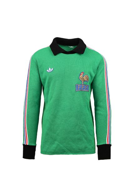 null Jersey n°1 of the French team goalkeeper worn during the International seasons...