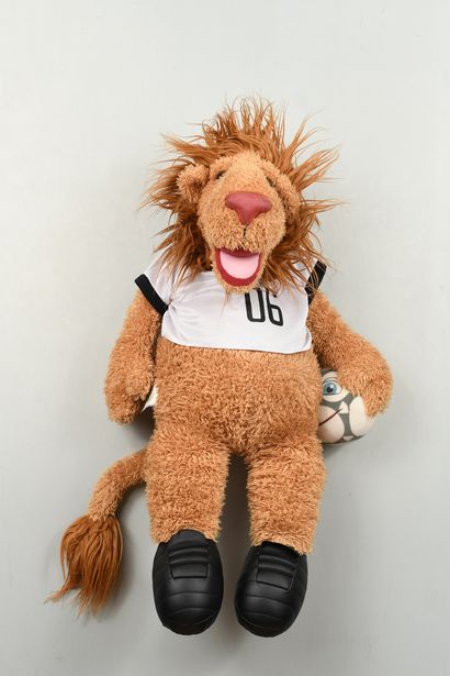 null Ensemble de 3 mascottes officielles «Goleo» pour la Coupe du Monde 2006 en Allemagne....