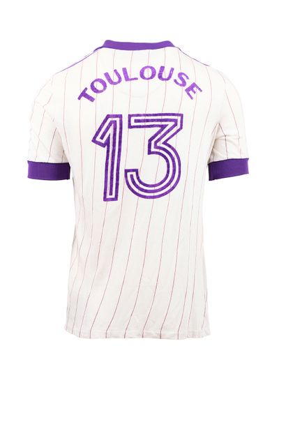 null Jean-Luc Sassus. Défenseur. Maillot n°13 du Toulouse FC porté lors de la saison...