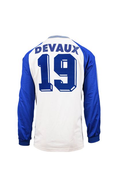 null Jean-Christophe Devaux. Défenseur. Maillot n°19 de l'Olympique Lyonnais pour...