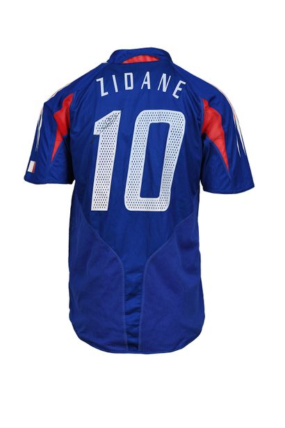 null Zinedine Zidane. Milieu de terrain. Maillot n°10 de l'équipe de France pour...