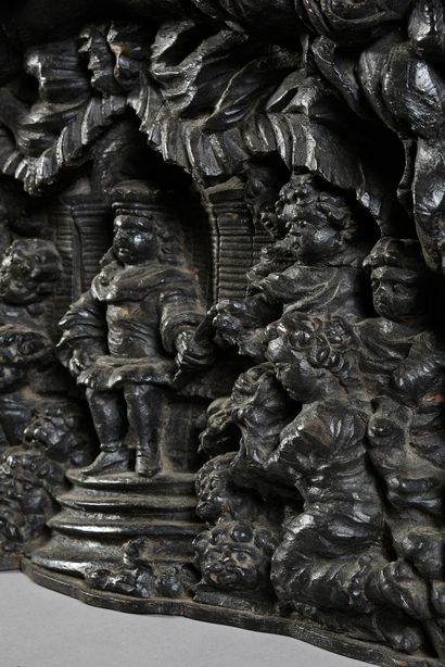 Hollande, XVIIe siècle Élément de proue de navire, dit Hake bord en chêne sculpté...