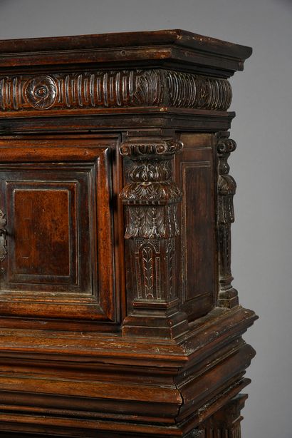 Bourgogne, vers 1600 Walnut sideboard opening to two doors and a drawer in belt,...
