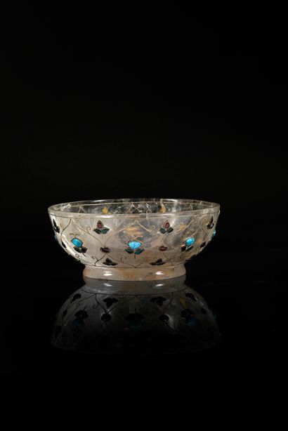 null Indian cup on foot in the shape of a bowl carved in rock crystal body inlaid...