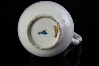 null Late 18th century Paris (Locré) porcelain coffee pot, and later silver lid
Blue...