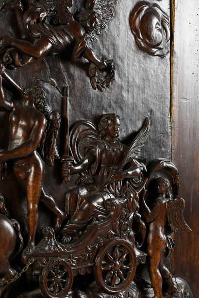 École Française, fin du XVIIe siècle Large walnut panel carved in high relief representing...