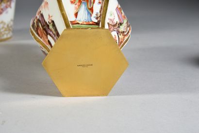 null Ensemble en porcelaine de Meissen du XVIIIe siècle La porcelaine vers 1730-40,...