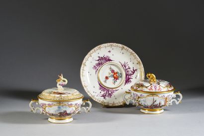 null Two small Meissen porcelain bowls, two lids and a tray of the 18th century About...