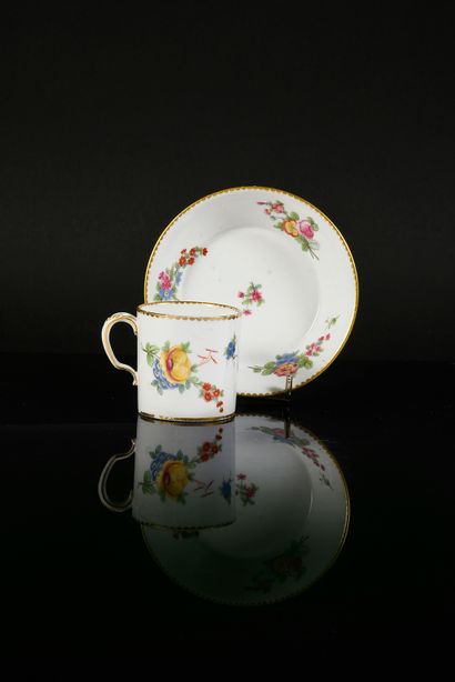 18th century Sèvres hard porcelain goblet...