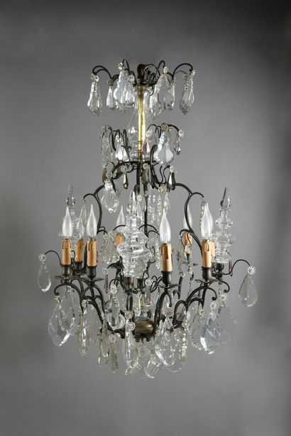 null Lustre cage à plaquette et sabres à 8 Lumières vers 1900
H. : 95 cm, D. : 70...