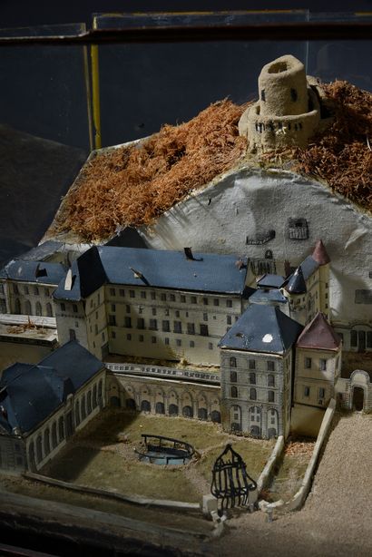 null Model of the castle of La Roche Guyon in cardboard paper, vegetable foam and...