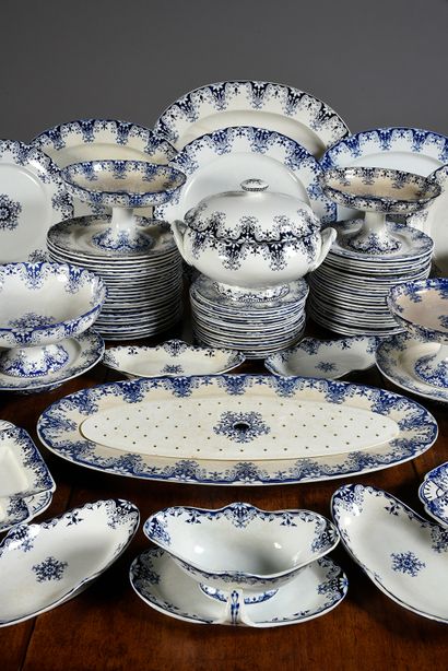 JULES VIEILLARD & CIE À BORDEAUX Service ROUEN in earthenware with blue printed decoration...
