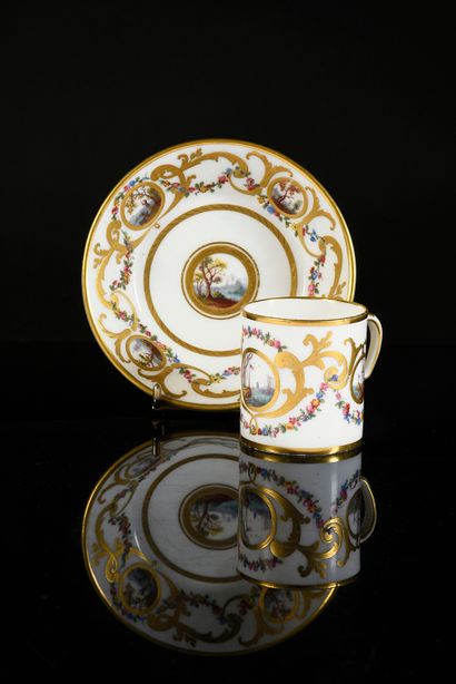 18th century Sèvres porcelain goblet (3rd...