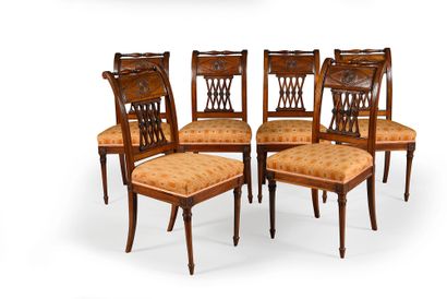 null Suite of six mahogany and mahogany veneer dining room chairs, they stand on...