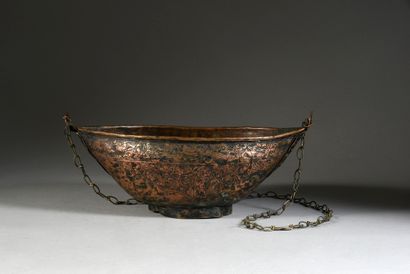 null Dervish "Kashkul" sebile in the form of a navicelle in copper, formerly tinned...