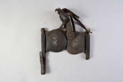 null Ensemble de pièces harnachement de cheval aux armes Montmorency .
XIXe siècle...