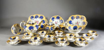 PARIS Porcelain tea service with polychrome decoration of boteh and flowers, composed...