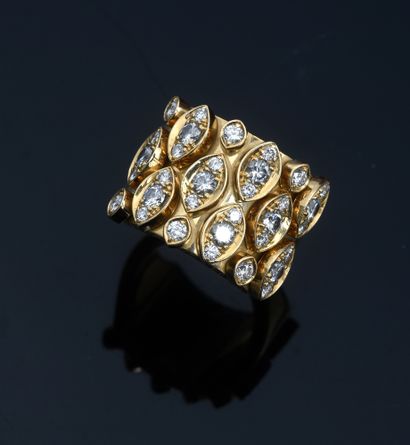CARTIER. DIADEA ring in 750th gold, the rectangular domed top adorned with mobile...