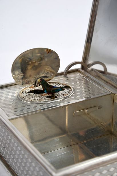 BREGUET Cigarette box out of silver 800 thousandth with singing bird, with geometrical...