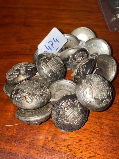 null Chapelet de 18 boutons TELLEZ GIRON, bombé argenté