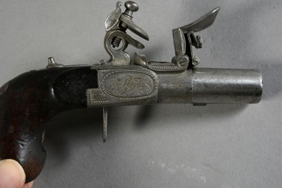 null Flintlock and scotch handgun, engraved lock signed "Mariais et Tessier à Rouen",...
