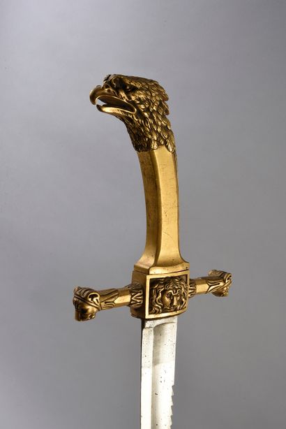 null Column head sapper saber, bronze guard with eagle head, lion head and leonine...