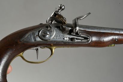 null Travelling pistol, flintlock and flat-body signed "Leroy à Paris", flat barrel...
