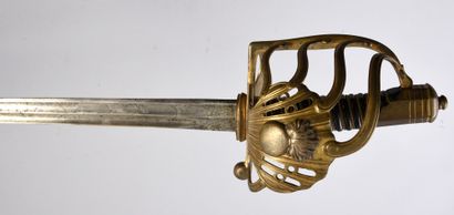 null Saber known as "à garde de bataille", five-pronged frame attached to an openwork...