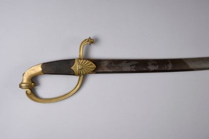 null Officer's saber, bronze hilt with one branch, squared ebony spindle, half-eared...