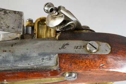 null Flintlock artillery musket model 1829, lock from the "Manufacture Royale de...