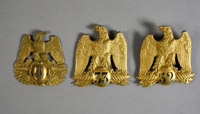 null Lot de trois plaques de shako :
-Deux de Garde Nationale 33ème et 52ème régiment
-Musicien...
