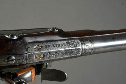 null Pair of pistols with Miquelet, plates carved and engraved, octagonal barrels...