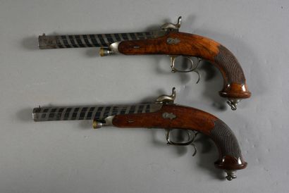 null Paire de pistolets d'officier à percussion modèle 1833 1er type, platines signées...
