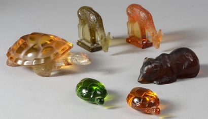 BACCARAT ET LALIQUE FRANCE Collection de six animaux en cristal, représentant un...