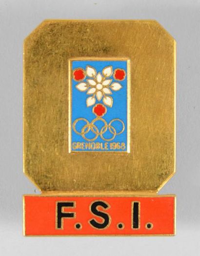 1968. Grenoble Badge officiel. «F.S.I». Emaillé fond doré. Par Arthus Bertrand. Dim....