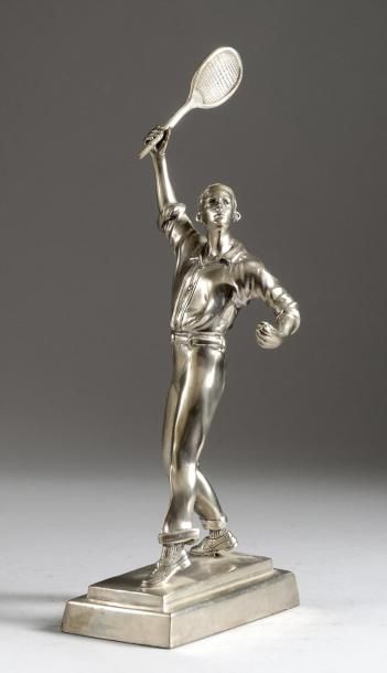 null Sculpture en bronze argenté. «Henri Cochet». Vers 1930. Hauteur 34 cm.