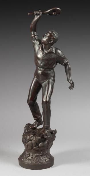null Sculpture en régule. «Joueur de Tennis». Vers 1920. Hauteur 52 cm.
